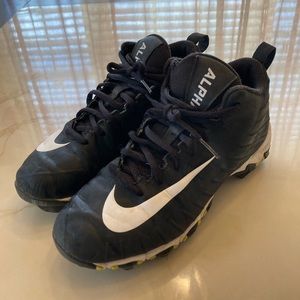 Boy Nike Alpha Football Cleats